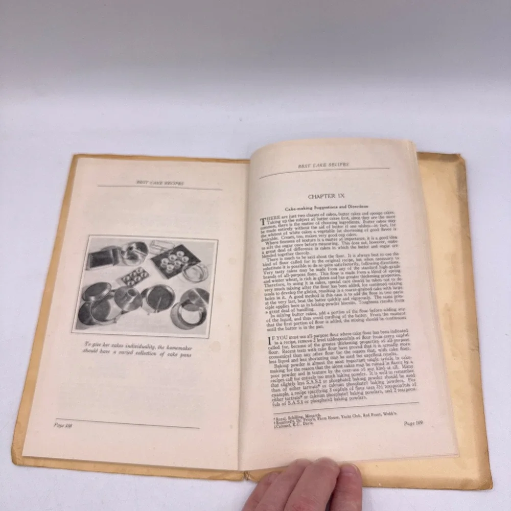 Meredith Publishing Best Cake Recipes Unisex OS Tan 1930 Antique Cookbook BHG
